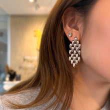 Load image into Gallery viewer, Glam Chain Earrings in GOLD / SILVER