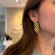 Load image into Gallery viewer, Glam Chain Earrings in GOLD / SILVER
