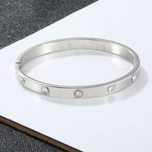 Load image into Gallery viewer, The Flat Diamond Thick Bangle