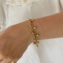 Load image into Gallery viewer, Vines Curb Chain Bracelet