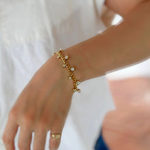 Load image into Gallery viewer, Vines Curb Chain Bracelet