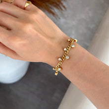 Load image into Gallery viewer, Vines Curb Chain Bracelet