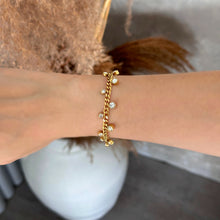 Load image into Gallery viewer, Vines Curb Chain Bracelet