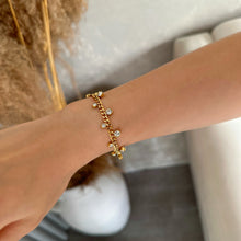 Load image into Gallery viewer, Vines Curb Chain Bracelet