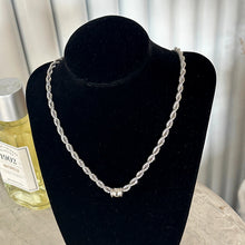 Load image into Gallery viewer, Barrel Cord Chain Necklace
