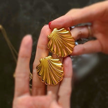 Load image into Gallery viewer, Oyster Shell Statement Earrings