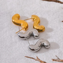 Load image into Gallery viewer, Weird Wiggle Earrings in GOLD / SILVER