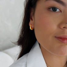 Load image into Gallery viewer, Tiny Vero Hoop Earrings S925