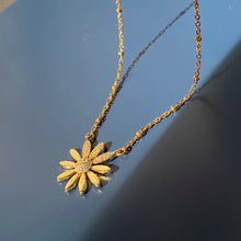 Load image into Gallery viewer, The Daisy Dia Chain Necklace