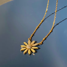 Load image into Gallery viewer, The Daisy Dia Chain Necklace
