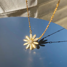 Load image into Gallery viewer, The Daisy Dia Chain Necklace