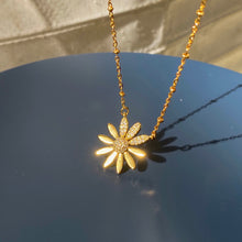 Load image into Gallery viewer, The Daisy Dia Chain Necklace