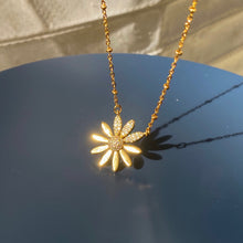 Load image into Gallery viewer, The Daisy Dia Chain Necklace
