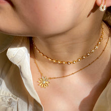 Load image into Gallery viewer, The Daisy Dia Chain Necklace