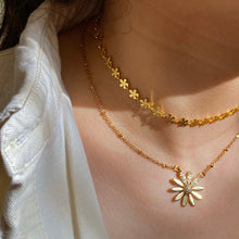 Load image into Gallery viewer, The Daisy Dia Chain Necklace