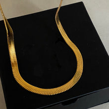 Load image into Gallery viewer, Flat Snake Chain Necklace - 20"