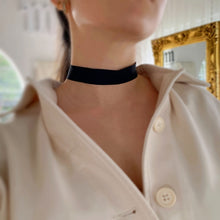Load image into Gallery viewer, Thick Velvet Choker Necklace