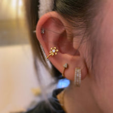 Load image into Gallery viewer, The Daisy Ear cuff Sterling 925