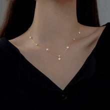 Load image into Gallery viewer, Tiny Bloom Chain Necklace