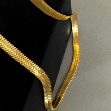Load image into Gallery viewer, Flat Snake Chain Necklace - 20"