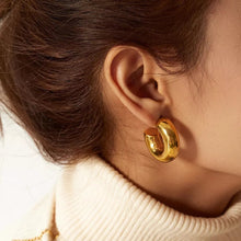 Load image into Gallery viewer, Floater Chunky Statement Hoops