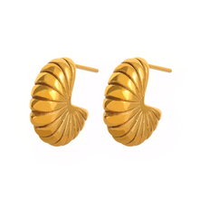 Load image into Gallery viewer, Concha Hoop Studs