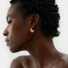 Load image into Gallery viewer, Concha Hoop Studs