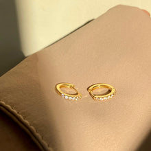 Load image into Gallery viewer, Basic Diamond Hoop Earrings