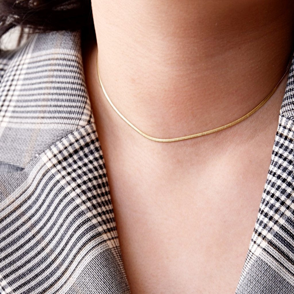 Thin choker sale necklace gold