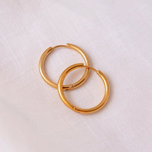 Load image into Gallery viewer, Femme Plain Hoop Earrings