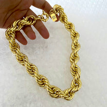 Load image into Gallery viewer, Giga Rope Necklace