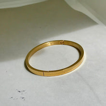 Load image into Gallery viewer, The Flat Thin Plain Bangle