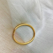 Load image into Gallery viewer, Round Bangle