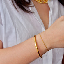 Load image into Gallery viewer, Round Bangle