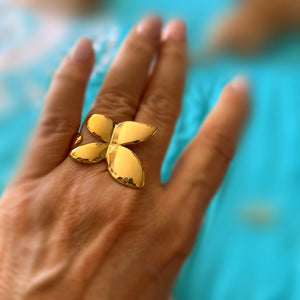 Petal Statement Ring in GOLD / SILVER