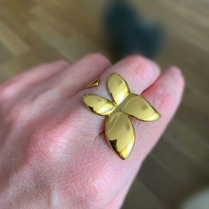 Petal Statement Ring in GOLD / SILVER