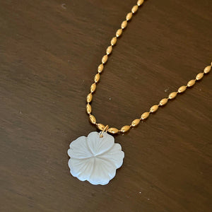 Pearl Fleur Bead Necklace