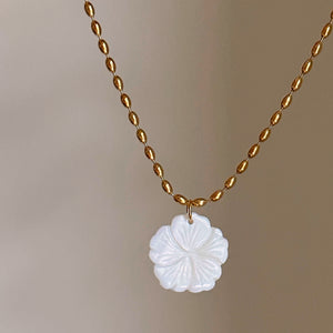 Pearl Fleur Bead Necklace