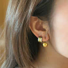 Load image into Gallery viewer, Andre Small Chunky Hoop Earrings