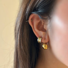 Load image into Gallery viewer, Andre Small Chunky Hoop Earrings