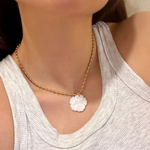 Load image into Gallery viewer, Pearl Fleur Bead Necklace