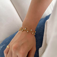 Load image into Gallery viewer, Vines Curb Chain Bracelet