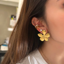 Load image into Gallery viewer, Golden Bloom Stud Earrings