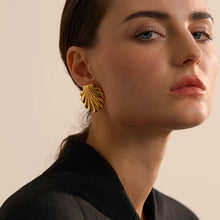 Load image into Gallery viewer, Oyster Shell Statement Earrings