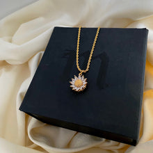 Load image into Gallery viewer, The Sunflower Chain Necklace