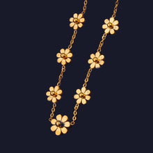 Load image into Gallery viewer, Mini Daisies Necklace