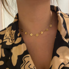 Load image into Gallery viewer, Mini Daisies Necklace