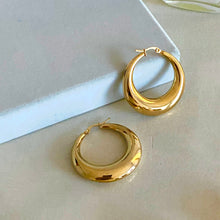Load image into Gallery viewer, Big Vero Chunky Statement Hoops